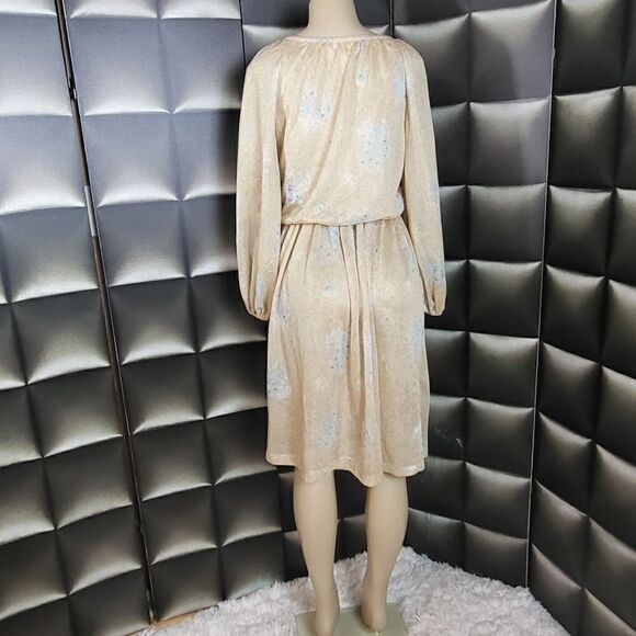 Lori ann dress    - Picture 3 of 5